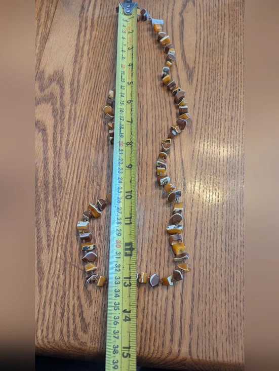 Conch Shell Necklace - Picture 4 of 4